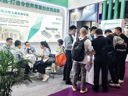 深圳光博会Day2｜热度不减，力天世纪携超精密金刚石刀具新品亮相！